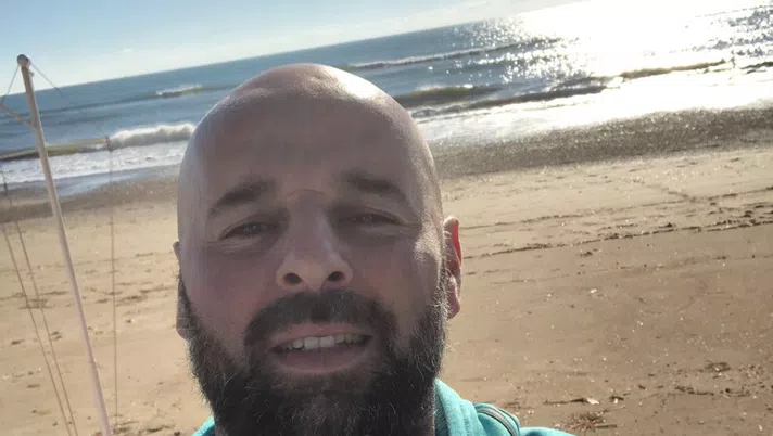 Le Loro storie, Roberto Stellone: “Il lunedì non riuscivo ad alzarmi dal letto, ma il sorriso non l’ho perso” - immagine 1