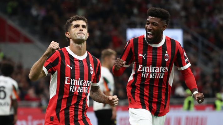 MILAN, ITALY - SEPTEMBER 14: Christian Pulisic of AC Milan celebrates his goal during the Serie A match between AC Milan and Venezia at Stadio Giuseppe Meazza on September 14, 2024 in Milan, Italy. (Photo by Marco Luzzani/Getty Images) Il Milan di Fonseca ribalta il Milan di Pioli: i rossoneri segnano sempre nei primi minuti - immagine 1