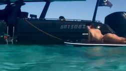 VIDEO / Belen in topless dal mare della Sardegna: follower scatenati