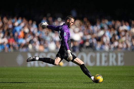 NAPLES, ITALY - MARCH 09: David De Gea of Fiorentina during the Serie A match between Napoli and Fiorentina at Stadio Diego Armando Maradona on March 09, 2025 in Naples, Italy. (Photo by Francesco Pecoraro/Getty Images) David De Gea