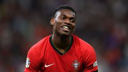 Romano – Il Bayern Monaco pensa ancora a Leao: ecco cosa sta succedendo