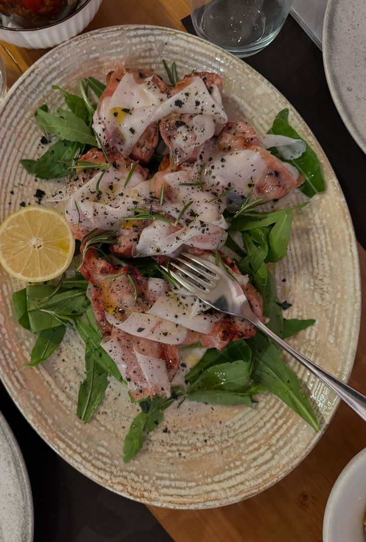 GALLERY Papà Cholito si gode il riposo: visita in Puglia con amici e famiglia - immagine 14