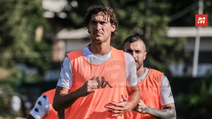 Catanzaro-Ternana, le formazioni ufficiali: Iemmello sfida Falletti. Luperini dal 1′ - immagine 1