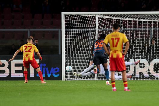 Milinković-Savić para-Milan: tre rigori negati a Morata, Camarda e Pulisic- immagine 3