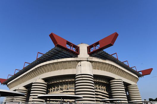 MILANO, ITALIA - 16 OTTOBRE: Una vista esterna dello stadio durante una conferenza stampa di presentazione del concept per la cerimonia di apertura dei Giochi Olimpici Invernali Milano Cortina 2026 allo Stadio San Siro il 16 ottobre 2025 a Milano, Italia. La cerimonia di apertura si terrà il 6 febbraio 2026. (Foto di Pier Marco Tacca/Getty Images) Italia-Norvegia, molestie nei bagni di San Siro: indagato un addetto delle pulizie- immagine 2