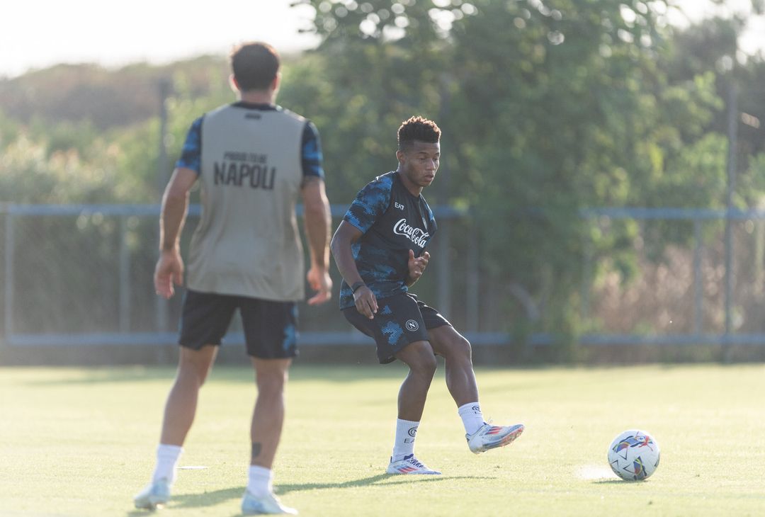 FOTO | Primo allenamento in maglia azzurra di Neres - immagine 8