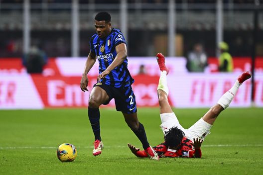 I due si conoscono e saranno decisivi: Gosens contro Dumfries, duello galattico- immagine 2