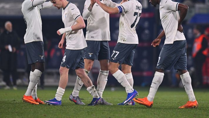 BOLOGNA, ITALY - FEBRUARY 11: Adam Marusic of Lazio celebrates with teammates following the team's victory in the penalty shoot out during the Coppa Italia match between Bologna FC and SS Lazio at Renato Dall'Ara Stadium on February 11, 2026 in Bologna, Italy. (Photo by Alessandro Sabattini/Getty Images) Lazio, sette giorni decisivi: Torino e Atalanta per dare un senso alla stagione - immagine 1