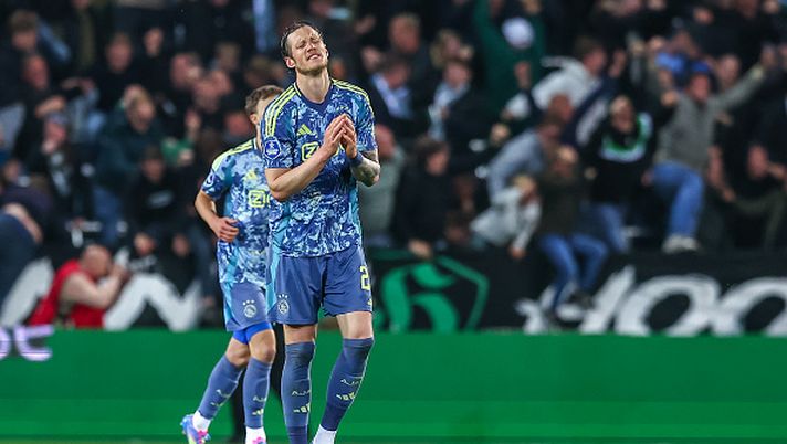 Clamoroso in Eredivisie: Ajax raggiunto al 99′, PSV in testa alla classifica - immagine 1