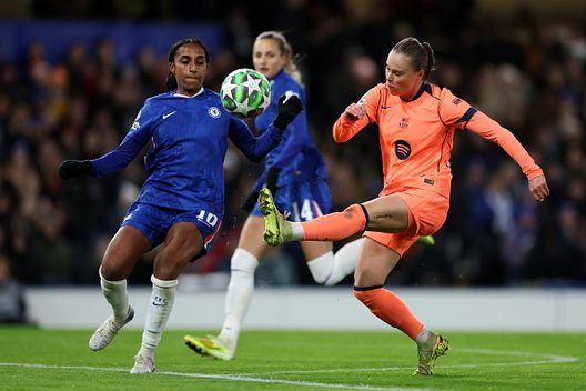 Champions League Women, Chelsea-Barcellona interrotta per un guasto elettrico- immagine 2