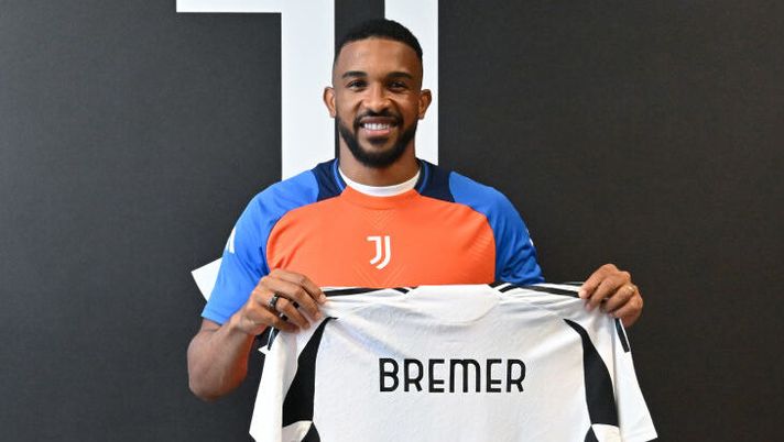 TURIN, ITALY - AUGUST 5: Juventus Extend Contract of Gleison Bremer at JTC on August 5, 2024 in Turin, Italy. (Photo by Chris Ricco - Juventus FC/Juventus FC via Getty Images) Bremer: “Mi hanno cercato club importanti, ma voglio restare qui a lungo! Con Motta, Giuntoli, Luiz…” - immagine 1