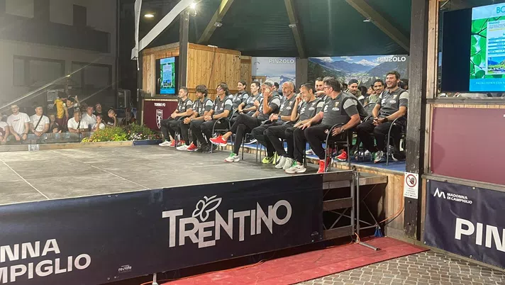 La presentazione del Torino a Pinzolo: tanti applausi per Vanoli e i giocatori - immagine 1