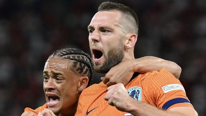 Dumfries decisivo e gol De Vrij, l’Olanda vince in rimonta sulla Turchia: è semifinale - immagine 1