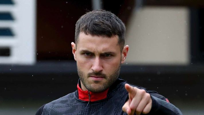 Santiago Giménez alla Juventus per Jonathan David al Milan? Gli ultimi 'rumors' | Calciomercato AC Milan News (Getty Images) Il Milan scarica Giménez: prende quota un clamoroso scambio per il 'Bebote'