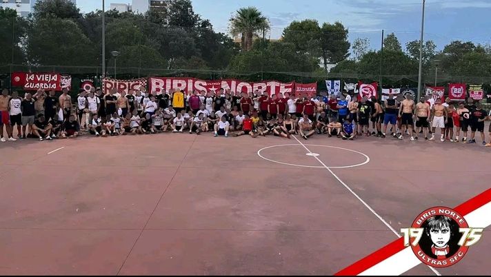 Liga, ultras Siviglia festeggiano fine della stagione con un torneo di calcetto - immagine 1