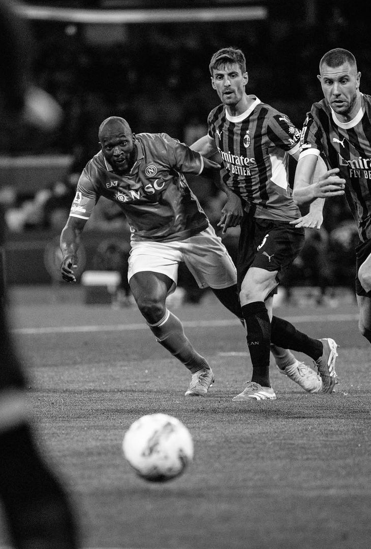 GALLERY Napoli coraggioso contro il Milan: i suggestivi scatti del match - immagine 9