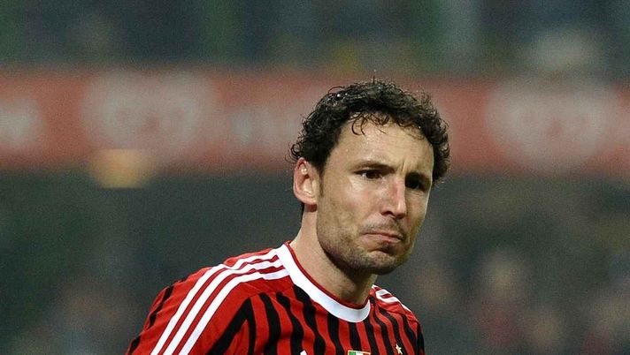 Mark van Bommel, ex calciatore del Milan | Getty Images Van Bommel: 'Questo stadio è impressionante. Per me è stato un onore giocare qui'