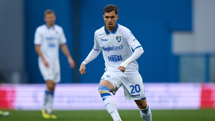 REGGIO NELL'EMILIA, ITALY - MARCH 09: Pol Mikel Lirola of Frosinone Calcio in action during the Serie A TIM match between US Sassuolo and Frosinone Calcio - Serie A TIM at Mapei Stadium - Citta' del Tricolore on March 09, 2024 in Reggio nell'Emilia, Italy. (Photo by Francesco Scaccianoce/Getty Images) Non solo Lirola per il Napoli, per la fascia spuntano due alternative. Le ultime - immagine 1