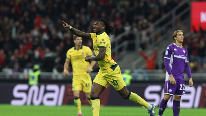 MILAN, ITALY - OCTOBER 19: Rafael Leao of AC Milan celebrates after scoring the goal during the Serie A match between AC Milan and ACF Fiorentina at Giuseppe Meazza Stadium on October 19, 2025 in Milan, Italy. (Photo by Claudio Villa/AC Milan via Getty Images) Leão