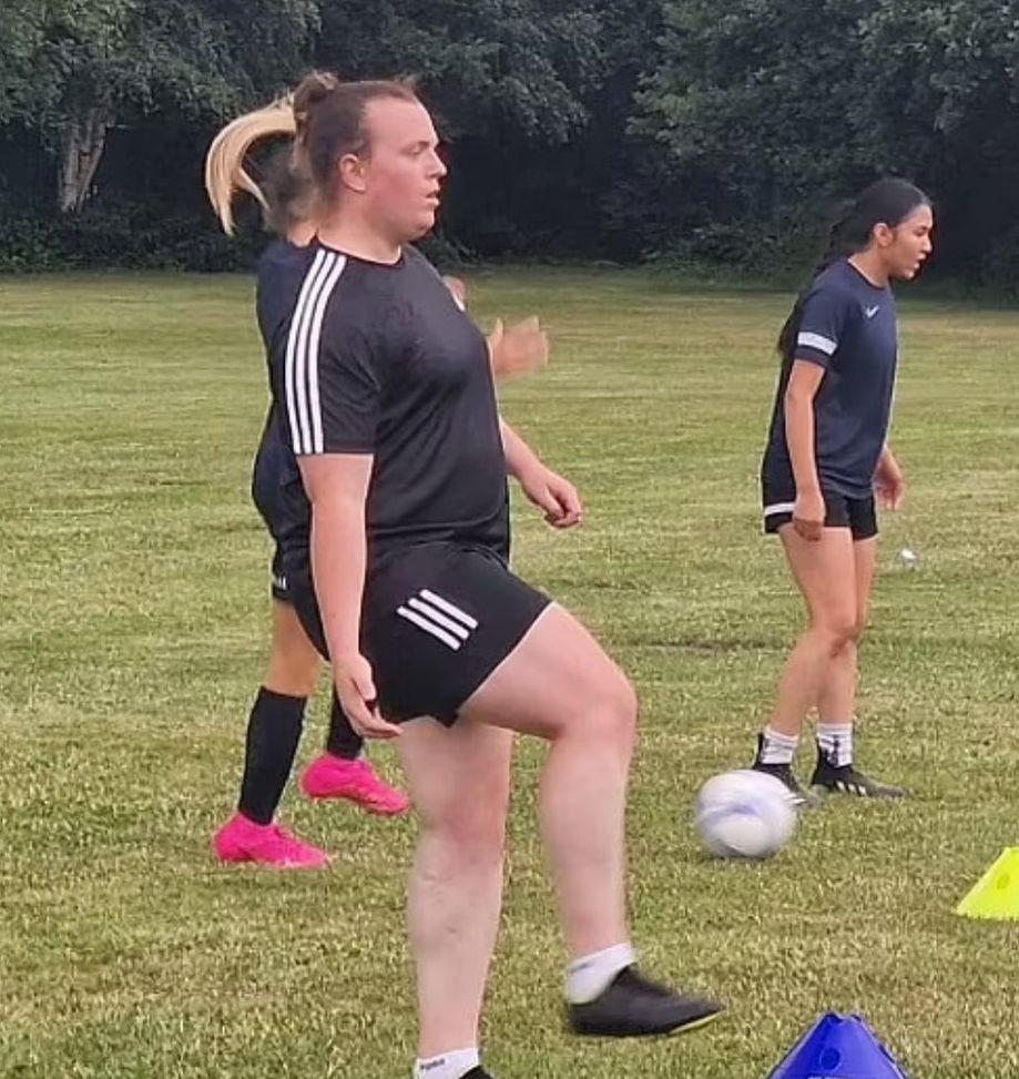 Inghilterra, non si gioca perché l’avversaria è…transgender. Scoppia la polemica- immagine 2