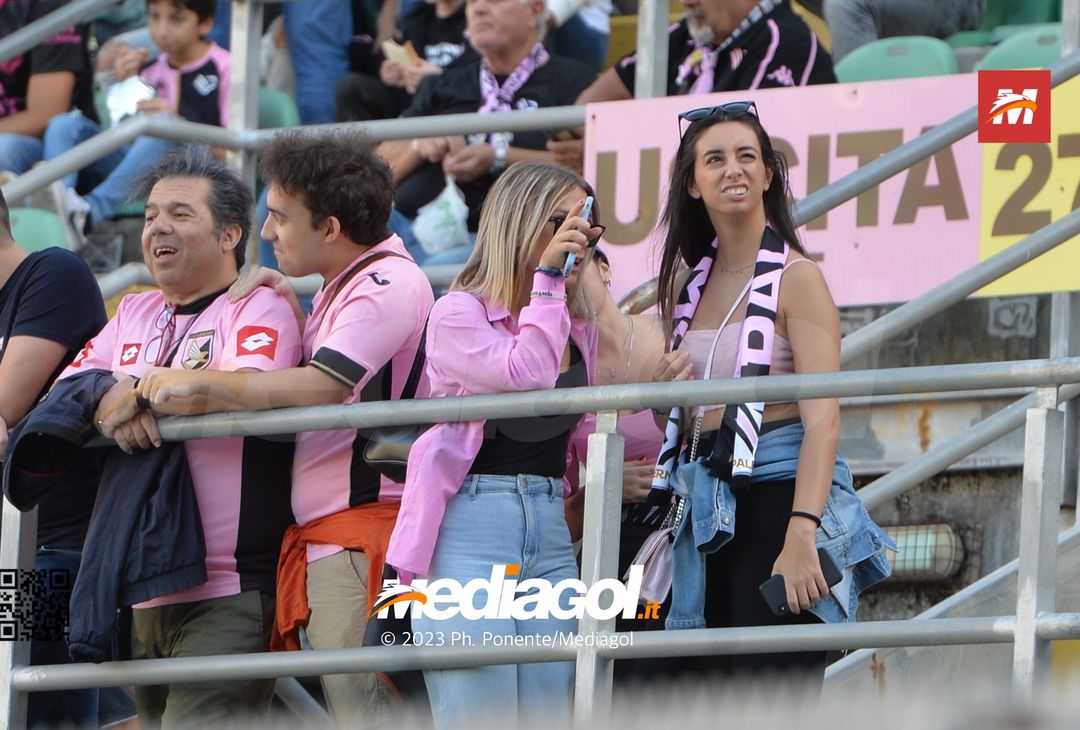 FOTOTIFO Palermo-Lecco, gli scatti ai tifosi al “Renzo Barbera” (GALLERY) - immagine 119