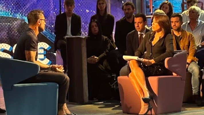 Il derby delle tv attorno a Corona: flop Avanti Popolo, i nomi vanno a Striscia… Il derby delle tv attorno a Corona: flop Avanti Popolo, i nomi vanno a Striscia… - immagine 1