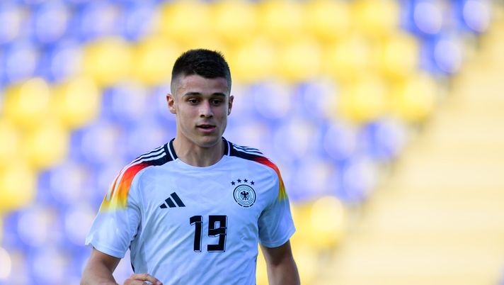 GYOR, HUNGARY - SEPTEMBER 04: Nicolo Tresoldi of Germany during the UEFA Under21 EURO Qualifier between Israel and Germany at Gyirmoti Stadion on September 04, 2024 in Gyor, Hungary. (Photo by Christian Bruna/Getty Images) Tresoldi: “Il mio sogno è giocare al Milan. Inzaghi? Mio idolo più grande” - immagine 1