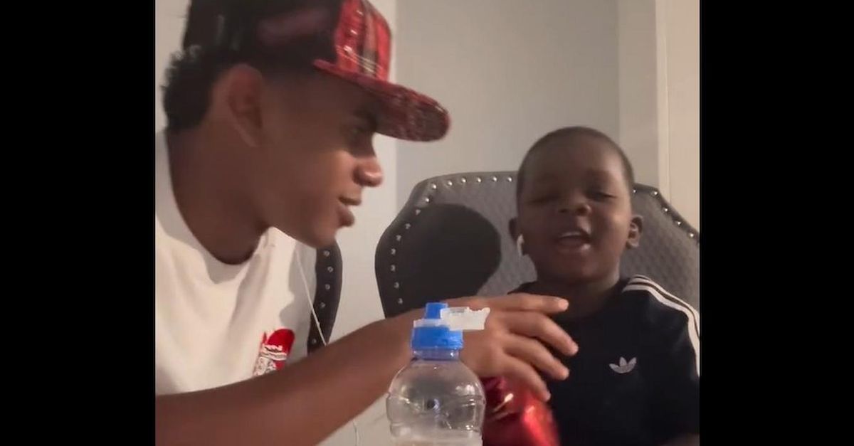 VIDEO / Lamine Yamal e il fratellino cantano Shakira VIDEO / Lamine Yamal e il fratellino cantano Shakira