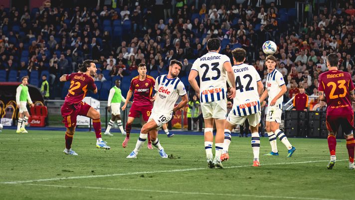 Roma, solo un pari con l’Atalanta: a Krstovic risponde Hermoso (1-1). Como agganciato - immagine 1