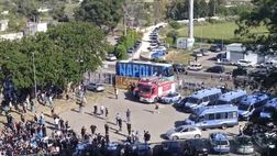 Il pullman del Napoli arriva a Lecce: l’ingresso al Via del Mare