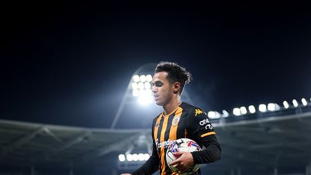 HULL, ENGLAND - MARCH 05: Fabio Carvalho of Hull City prepares to take a corner during the Sky Bet Championship match between Hull City and Birmingham City at MKM Stadium on March 05, 2024 in Hull, England. (Photo by George Wood/Getty Images)