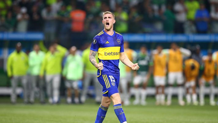 SAO PAULO, BRAZIL - OCTOBER 05: Nicolas Valentini of Boca Juniors celebrates scoring the team's third penalty in the penalty shoot out following the Copa CONMEBOL Libertadores 2023 semi-final second leg match between Palmeiras and Boca Juniors at Allianz Parque on October 05, 2023 in Sao Paulo, Brazil. (Photo by Alexandre Schneider/Getty Images) Calciomercato Udinese | La Fiorentina sorpassa tutti per Nicolas Valentini - immagine 1