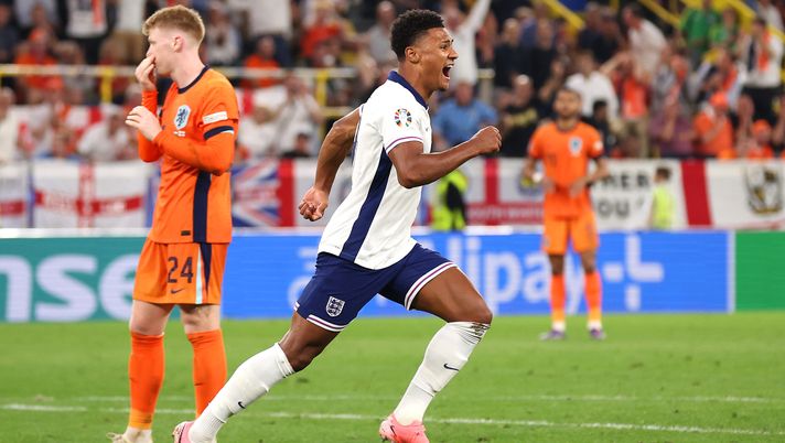 DORTMUND, GERMANY - JULY 10: Ollie Watkins of England celebrates scoring his team's second goal during the UEFA EURO 2024 semi-final match between Netherlands and England at Football Stadium Dortmund on July 10, 2024 in Dortmund, Germany. (Photo by Alex Livesey/Getty Images) Watkins eroe nazionale, spedisce l’Inghilterra in finale ad Euro2024: Olanda battuta - immagine 1