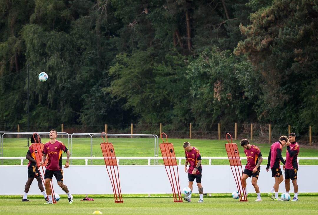 Roma, il primo allenamento al St. George’s Park – FOTO GALLERY - immagine 29