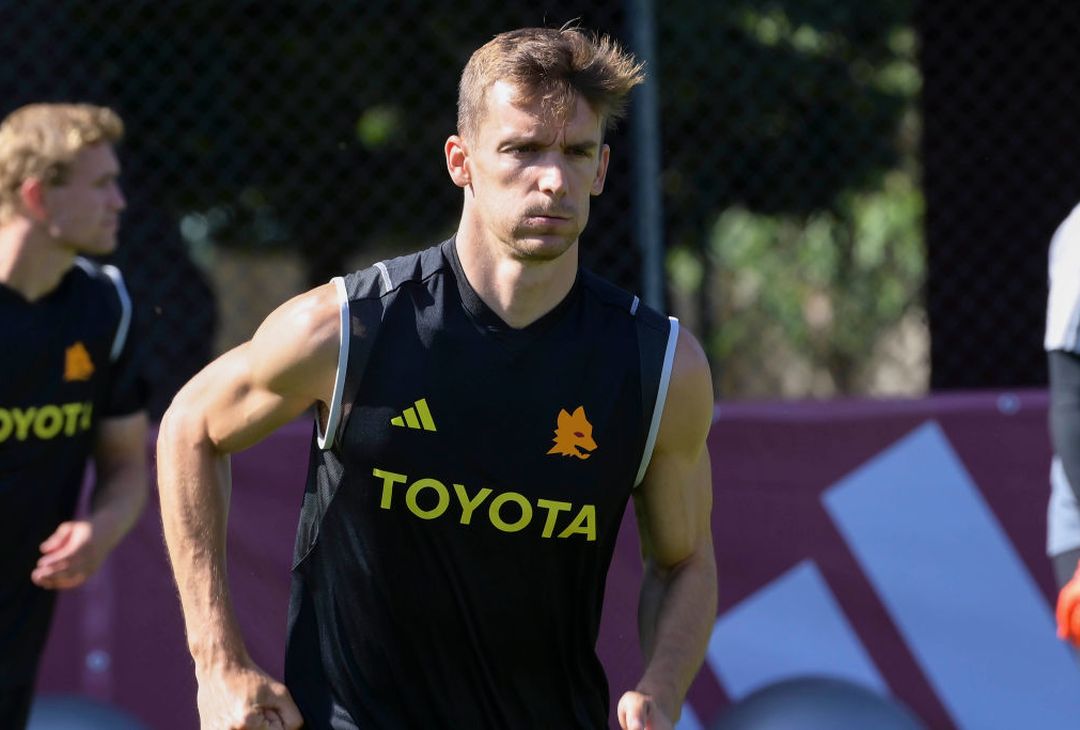 Roma, secondo giorno di ritiro. L’allenamento a Trigoria – FOTO GALLERY - immagine 19