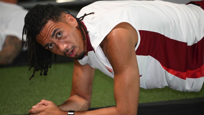 ROME, ITALY - JULY 18: AS Roma player Chris Smalling during training session in the gym at Centro Sportivo Fulvio Bernardini on July 18, 2024 in Rome, Italy. (Photo by Luciano Rossi/AS Roma via Getty Images) Si rivede Smalling. Domani test col Tolosa - immagine 1