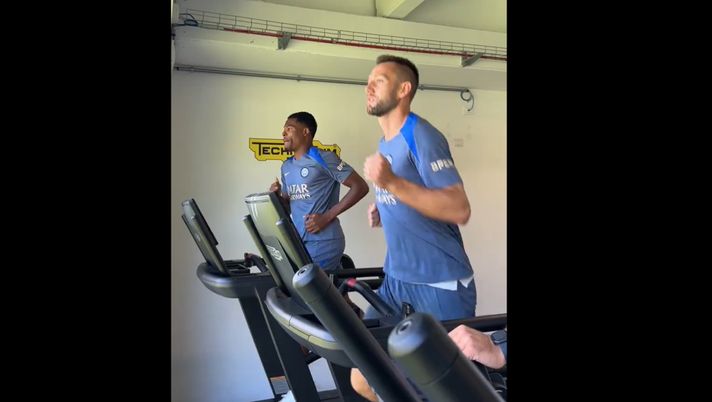 VIDEO / Inter, rientrati anche De Vrij e Dumfries: le immagini del primo allenamento - immagine 1
