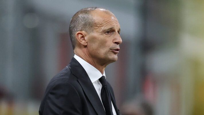 MILAN, ITALY - AUGUST 24: Head coach of AC Milan Massimiliano Allegri reacts the Serie A match between AC Milan and US Cremonese at Giuseppe Meazza Stadium on August 24, 2025 in Milan, Italy. (Photo by Claudio Villa/AC Milan via Getty Images) Allegri: “Nkunku ha qualità, lo vedo così! Rispondo su Gimenez, Modric, Saelemaekers, Estupinan e Musah” - immagine 1