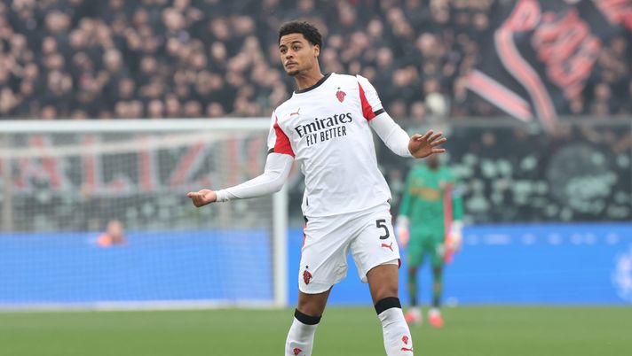 CREMONA, ITALY - MARCH 01: Koni De Winter of AC Milan in action during the Serie A match between US Cremonese and AC Milan at Stadio Giovanni Zini on March 01, 2026 in Cremona, Italy. (Photo by Claudio Villa/AC Milan via Getty Images) Cremonese-Milan, De Winter sullo Scudetto: “Vedremo alla fine” - immagine 1