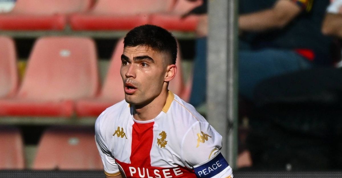 calciomercato milan dalla serie a il difensore per rinforzare la rosa futura occhio a v225squez da Pianetamilan.it calciomercato milan dalla serie a il difensore per rinforzare la rosa futura occhio a v225squez