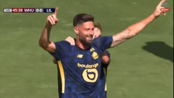 Ex Milan, Giroud si gira ancora: che gol in acrobazia con il Lille! | VIDEO