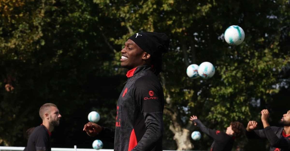 Leao al lavoro, Gazzetta: “Rafa è un dentro o fuori”: se non riprende il posto da titolare col Milan … Leao al lavoro, Gazzetta: “Rafa è un dentro o fuori”: se non riprende il posto da titolare col Milan …