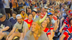 Il bello del Mondiale, i tifosi della Norvegia insegnano la coreografia agli scozzesi