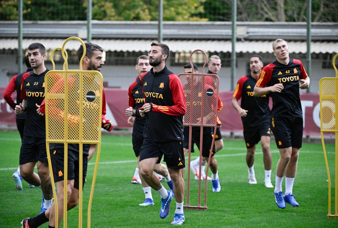 Trigoria, rifinitura prima di Roma-Monza: in gruppo Smalling – FOTO GALLERY - immagine 11