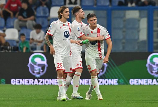 Georgios Kyriakopoulos festeggia la rete di Lorenzo Colombo. (Photo by Alessandro Sabattini/Getty Images) Monza, UFFICIALE: Kyriakopoulos ceduto al Panathinaikos- immagine 2