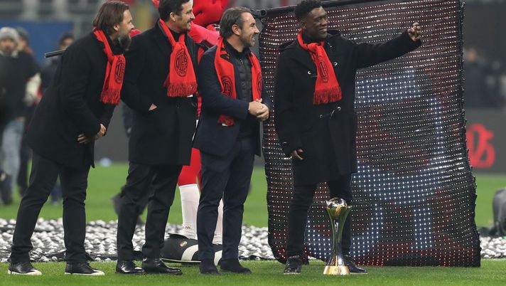 MILAN, ITALY - DECEMBER 15: Marek Jankulovski, Massimo Oddo, Cristian Brocchi and Clarence Seedorf during the AC Milan's 125th Anniversary Show before the Serie A match between AC Milan and Genoa at Stadio Giuseppe Meazza on December 15, 2024 in Milan, Italy. (Photo by Marco Luzzani/Getty Images) Lutto per Cristian Brocchi: è venuto improvvisamente a mancare il padre - immagine 1