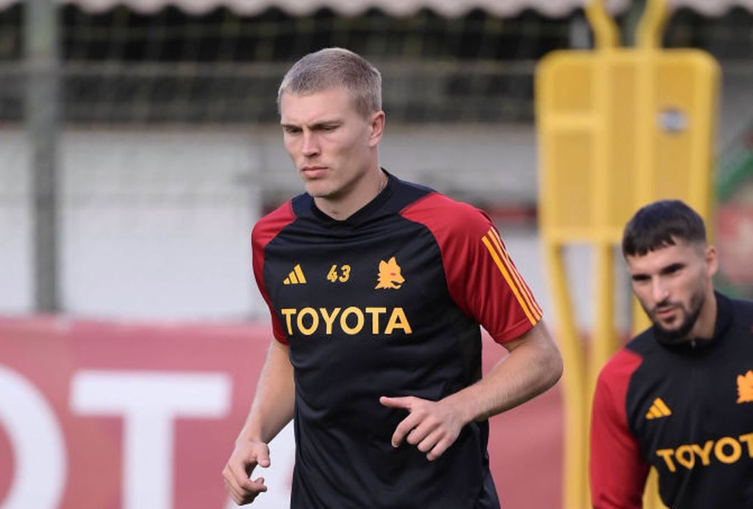 Roma, seduta con vista sul Lecce: in gruppo Dybala e Renato Sanches – FOTO GALLERY - immagine 43