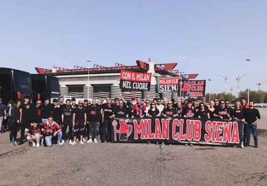 Il MIlan Còub Siena a San Siro Milan Club Siena
