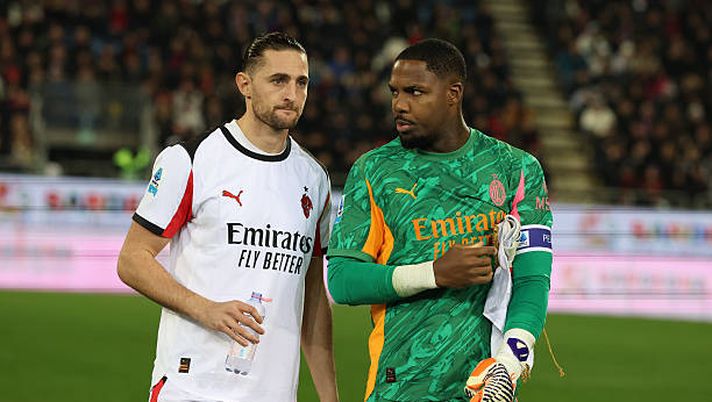 CAGLIARI, ITALY - JANUARY 02: Adrien Rabiot and Mike Maignan of AC Milan attends before the Serie A match between Cagliari Calcio and AC Milan at Stadio Sant'Elia on January 02, 2026 in Cagliari, Italy. (Photo by Claudio Villa/AC Milan via Getty Images) Milanisti in nazionale: Rabiot e Maignan in panchina contro la Colombia - immagine 1
