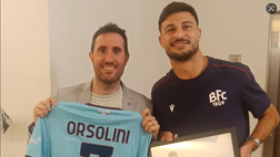 Orsolini, a Napoli è ancora un eroe: per lui un regalo speciale – LE FOTO